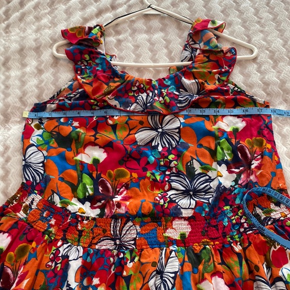 Ruffled multi colored dress. size tag and brand missing. P2P is about 18.Viscose - Picture 3 of 8